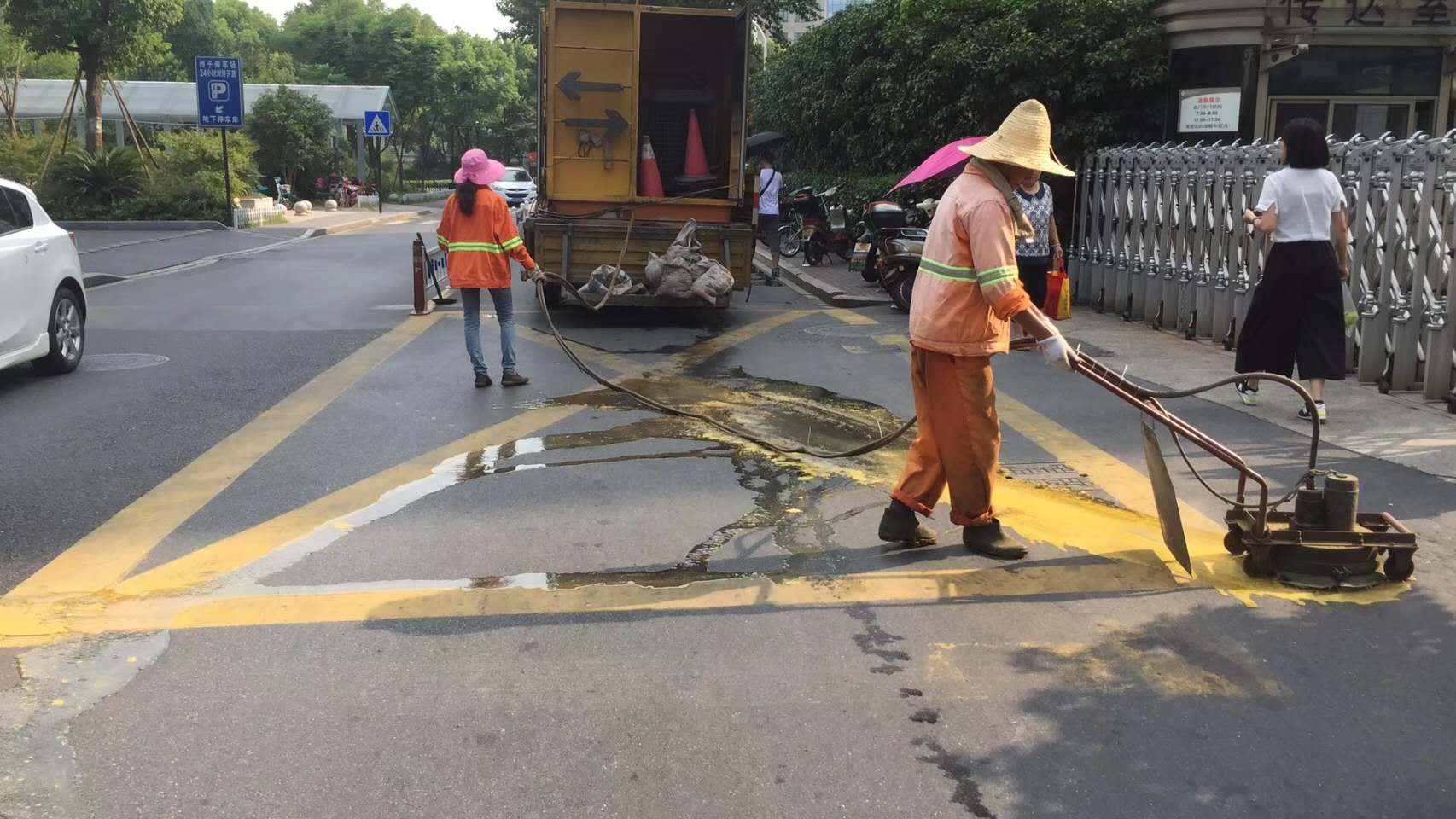高压水清除旧标线 \
